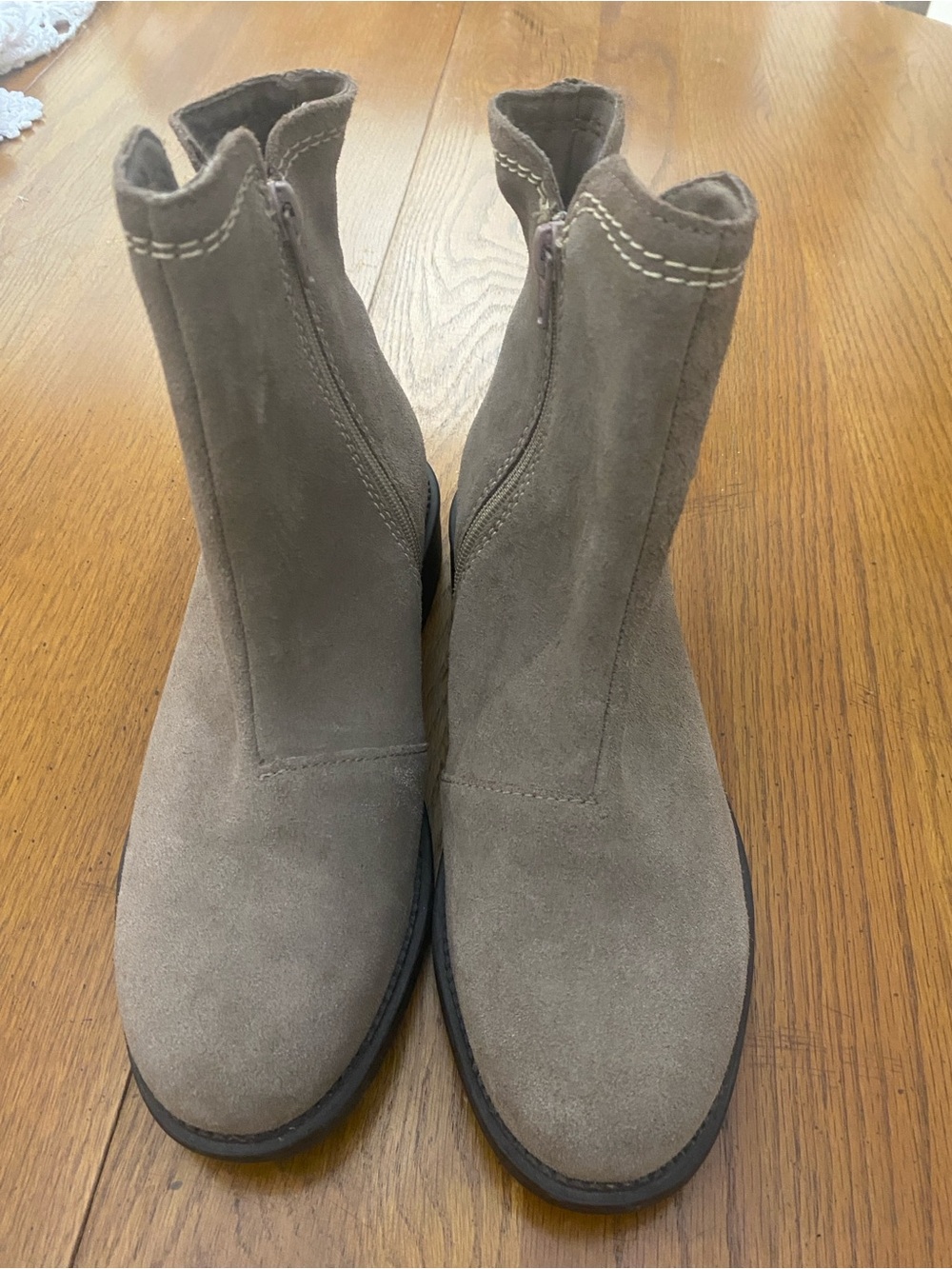 Clarks Taupe Tan Suede Like Mid Calf Boots  with Side Zip size 7.5 Wide. NWT